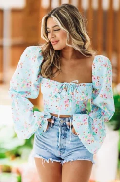 Hazel & Olive Eager To Love Crop Top - Blue Floral